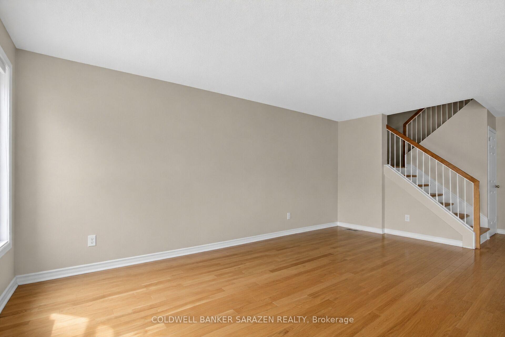 Photo 10 of 7 Barnstone Drive, Ottawa, Barrhaven East — HOMEH