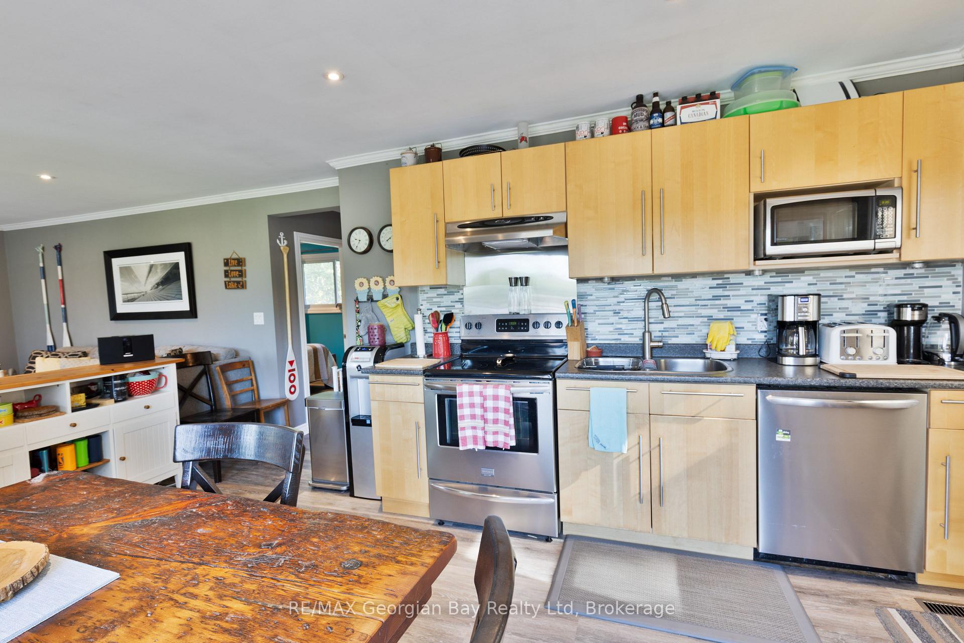 Photo 4 of 46 Forest Harbour Parkway, Tay, Rural Tay — HOMEH