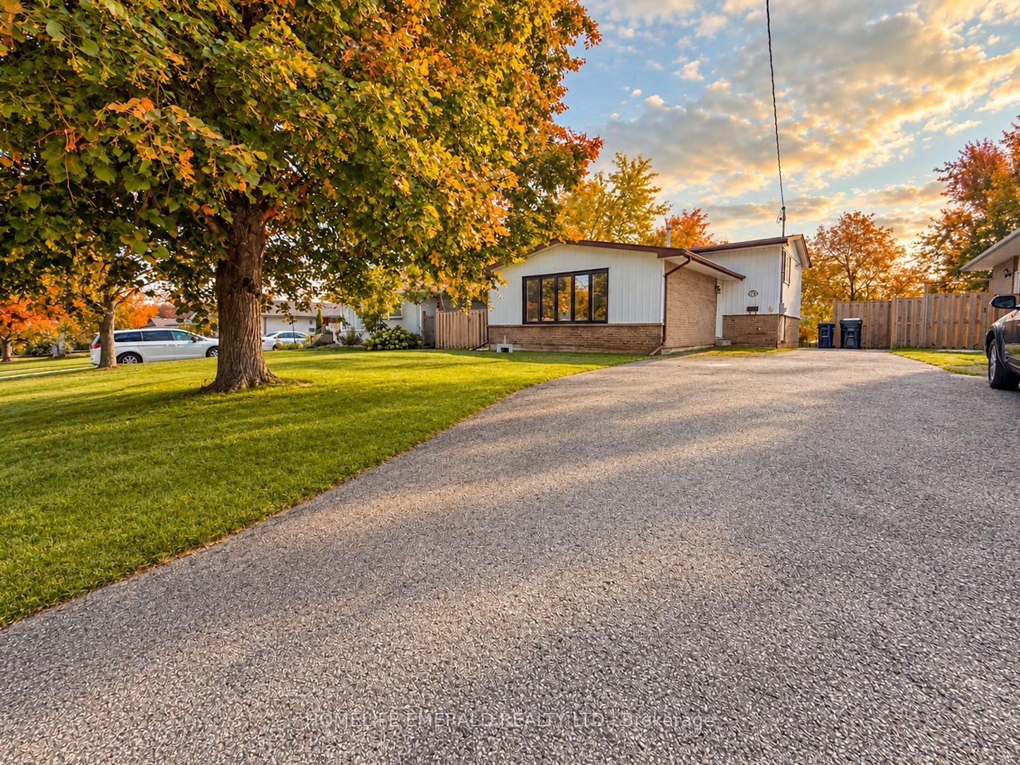 Photo 1 of 131 Cundles Road E, Barrie, Cundles East — HOMEH