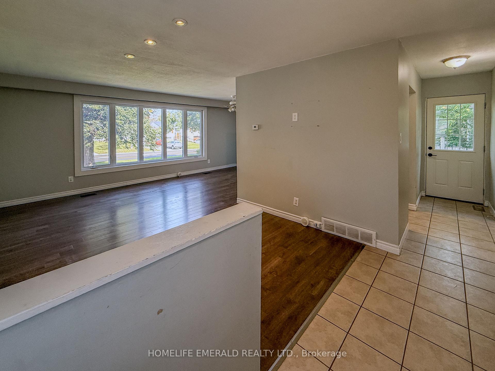 Photo 4 of 131 Cundles Road E, Barrie, Cundles East — HOMEH