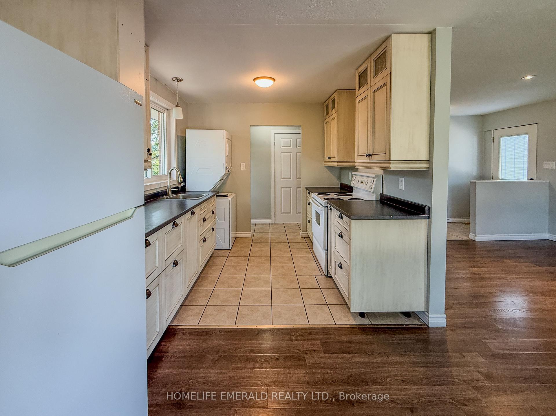 Photo 11 of 131 Cundles Road E, Barrie, Cundles East — HOMEH