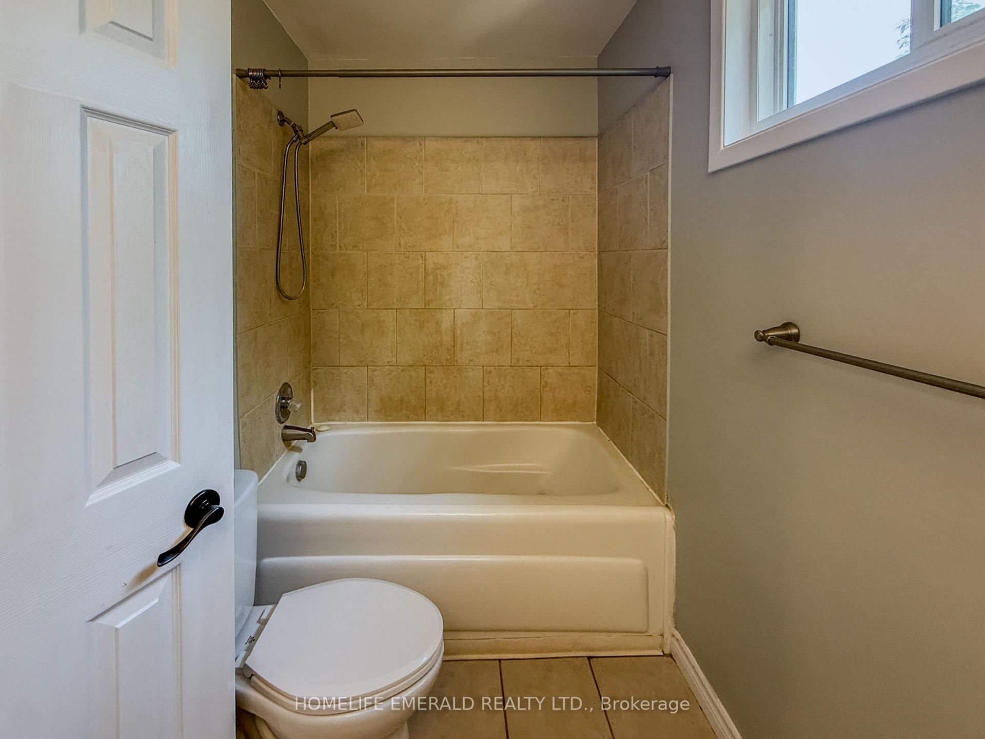 Photo 19 of 131 Cundles Road E, Barrie, Cundles East — HOMEH