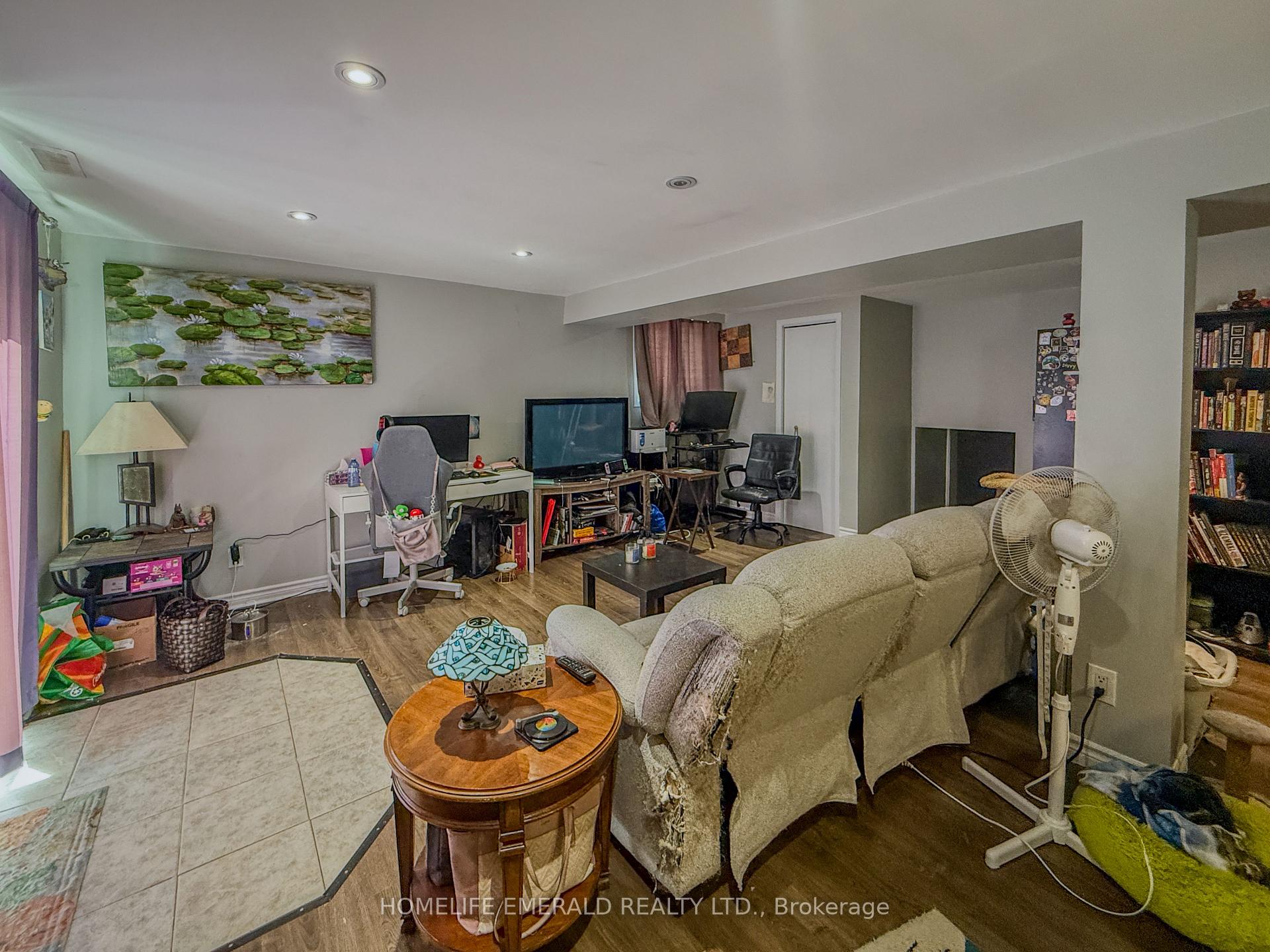 Photo 32 of 131 Cundles Road E, Barrie, Cundles East — HOMEH