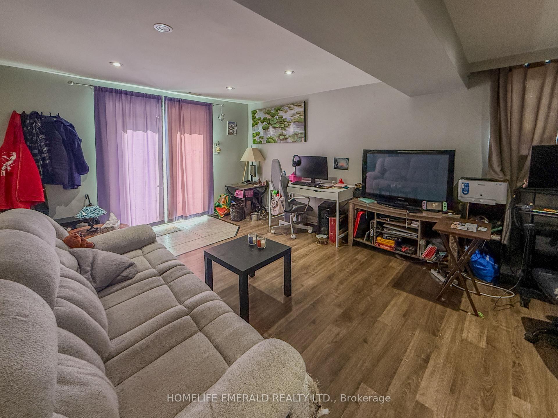 Photo 35 of 131 Cundles Road E, Barrie, Cundles East — HOMEH