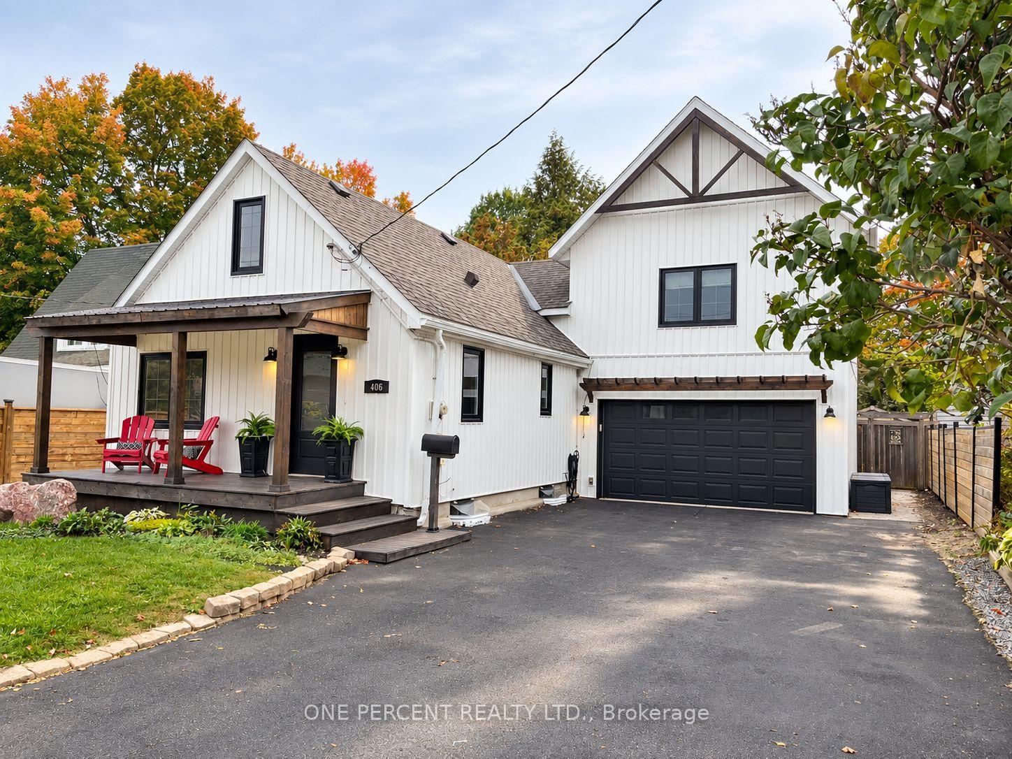 Photo of 406 Peter Street N