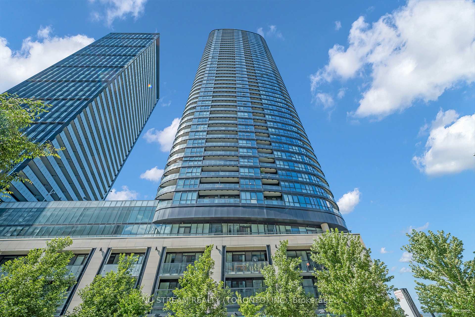 Photo 2 of Unit 516, 585 Bloor Street E, Toronto, North St. James Town — HOMEH