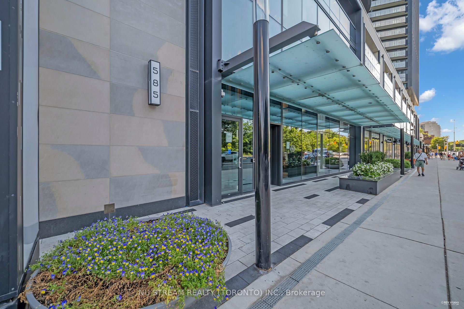 Photo 4 of Unit 516, 585 Bloor Street E, Toronto, North St. James Town — HOMEH