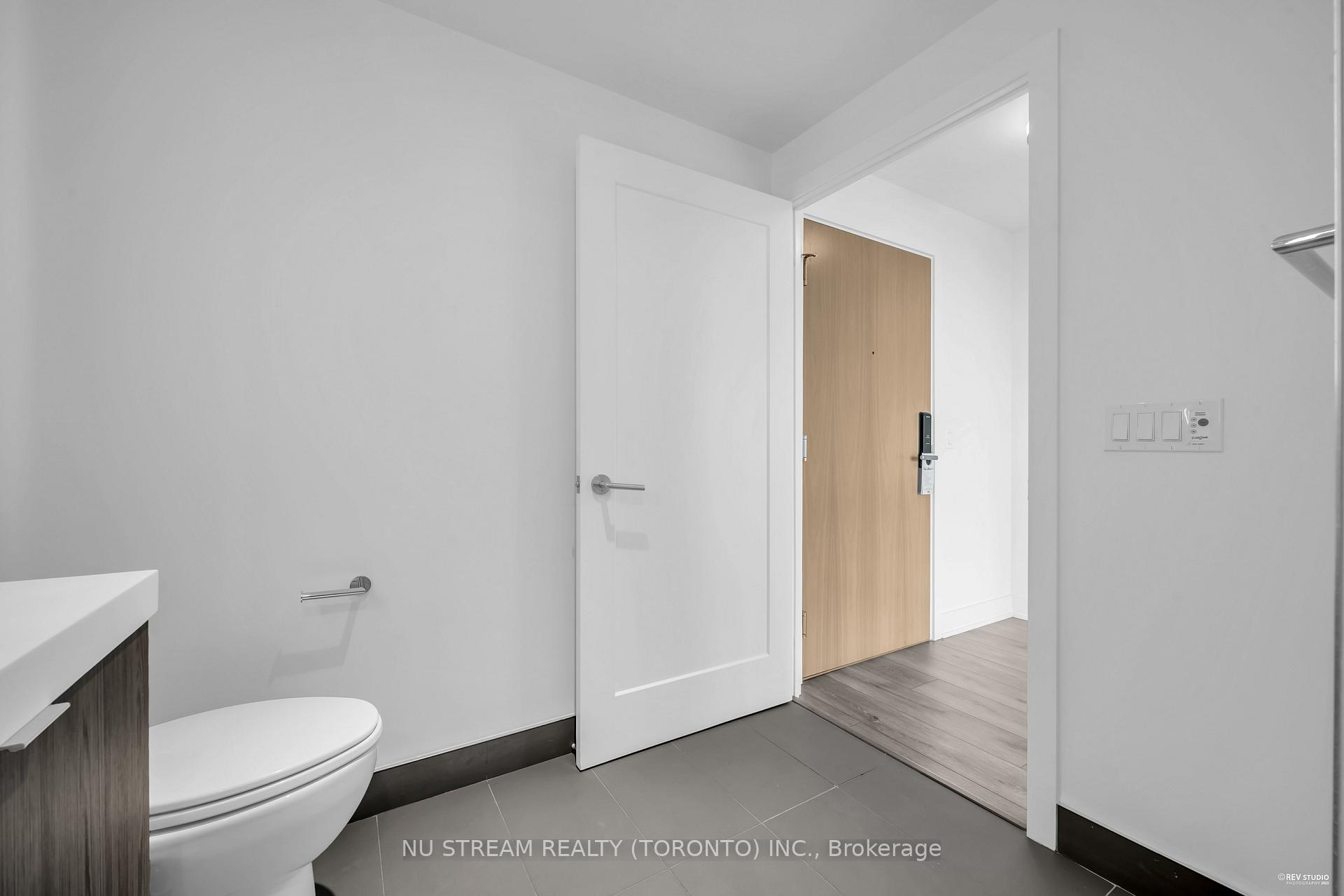 Photo 13 of Unit 516, 585 Bloor Street E, Toronto, North St. James Town — HOMEH