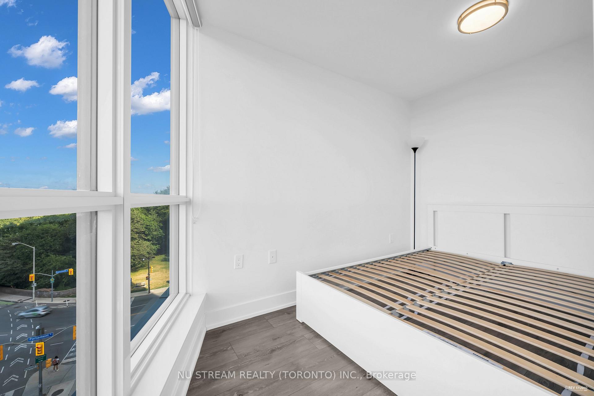 Photo 17 of Unit 516, 585 Bloor Street E, Toronto, North St. James Town — HOMEH