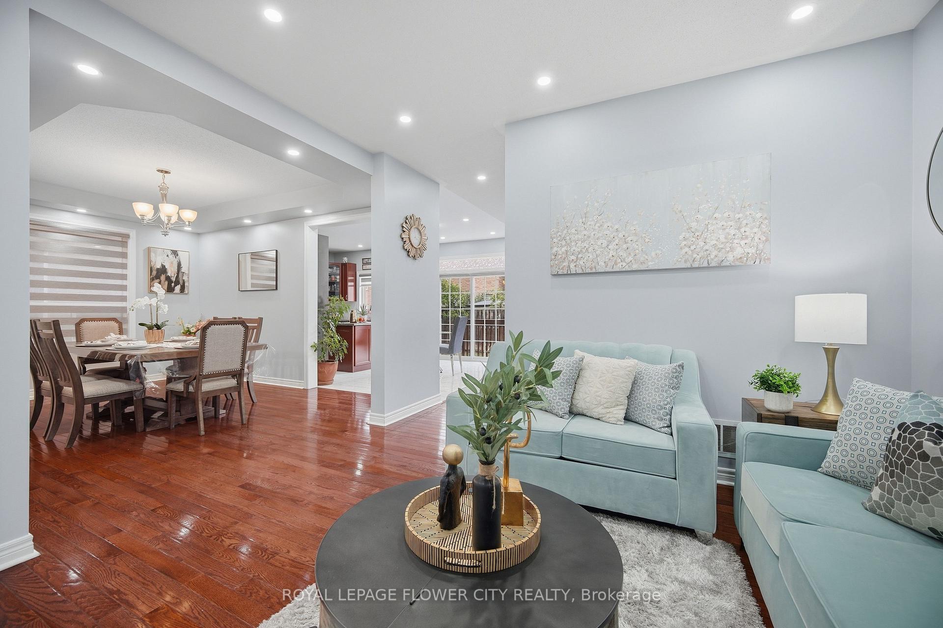 Photo 12 of 39 Hadfield Circle, Brampton, Sandringham-Wellington — HOMEH