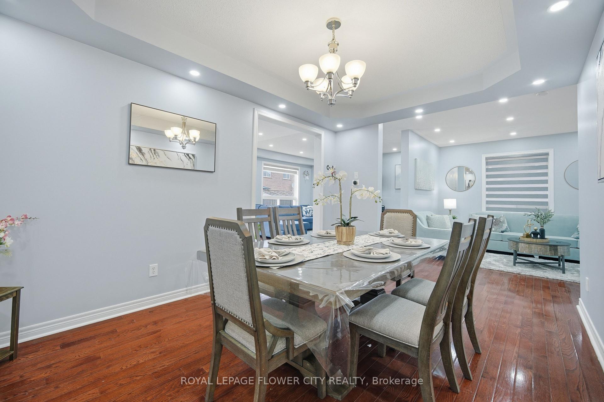 Photo 13 of 39 Hadfield Circle, Brampton, Sandringham-Wellington — HOMEH