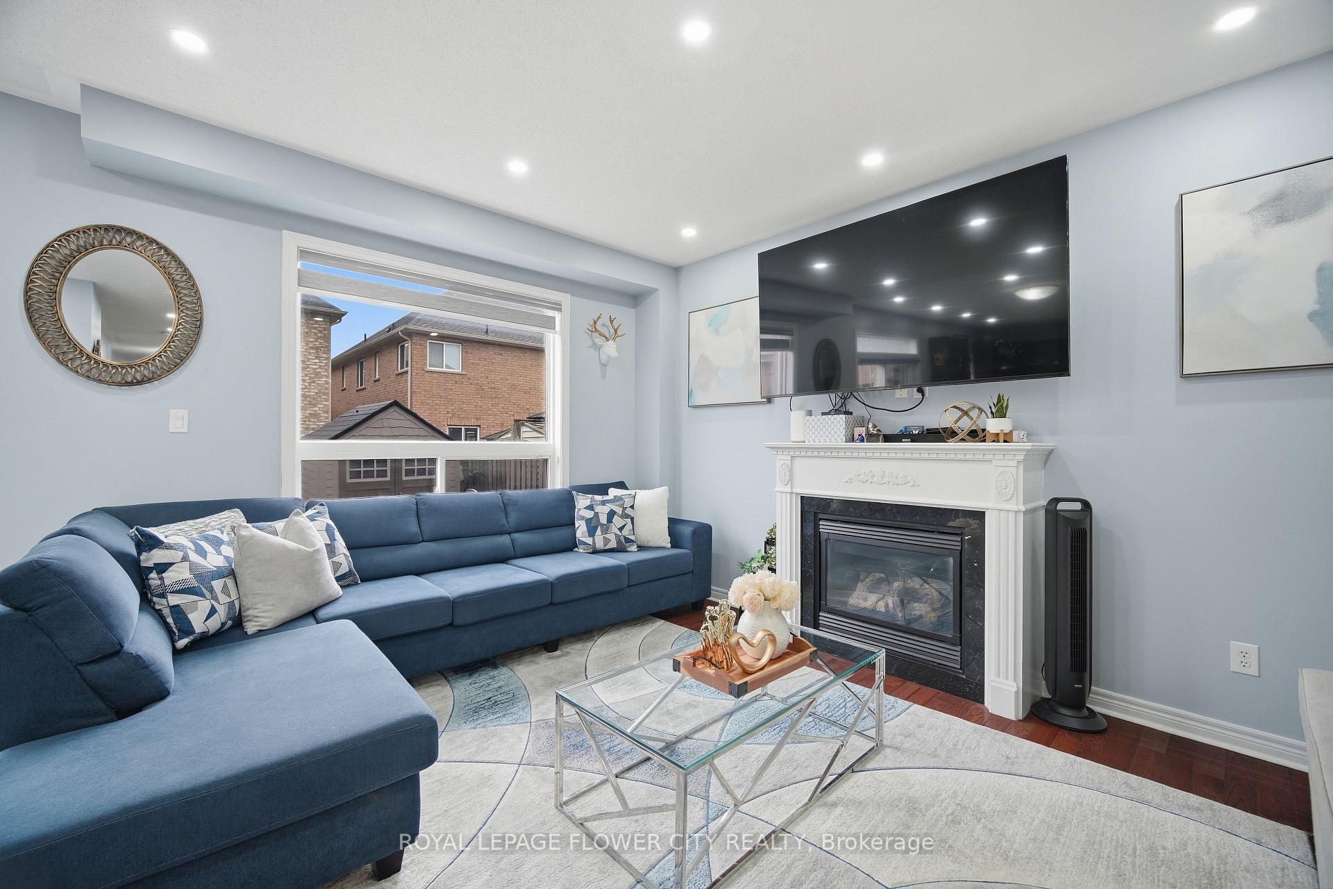 Photo 19 of 39 Hadfield Circle, Brampton, Sandringham-Wellington — HOMEH