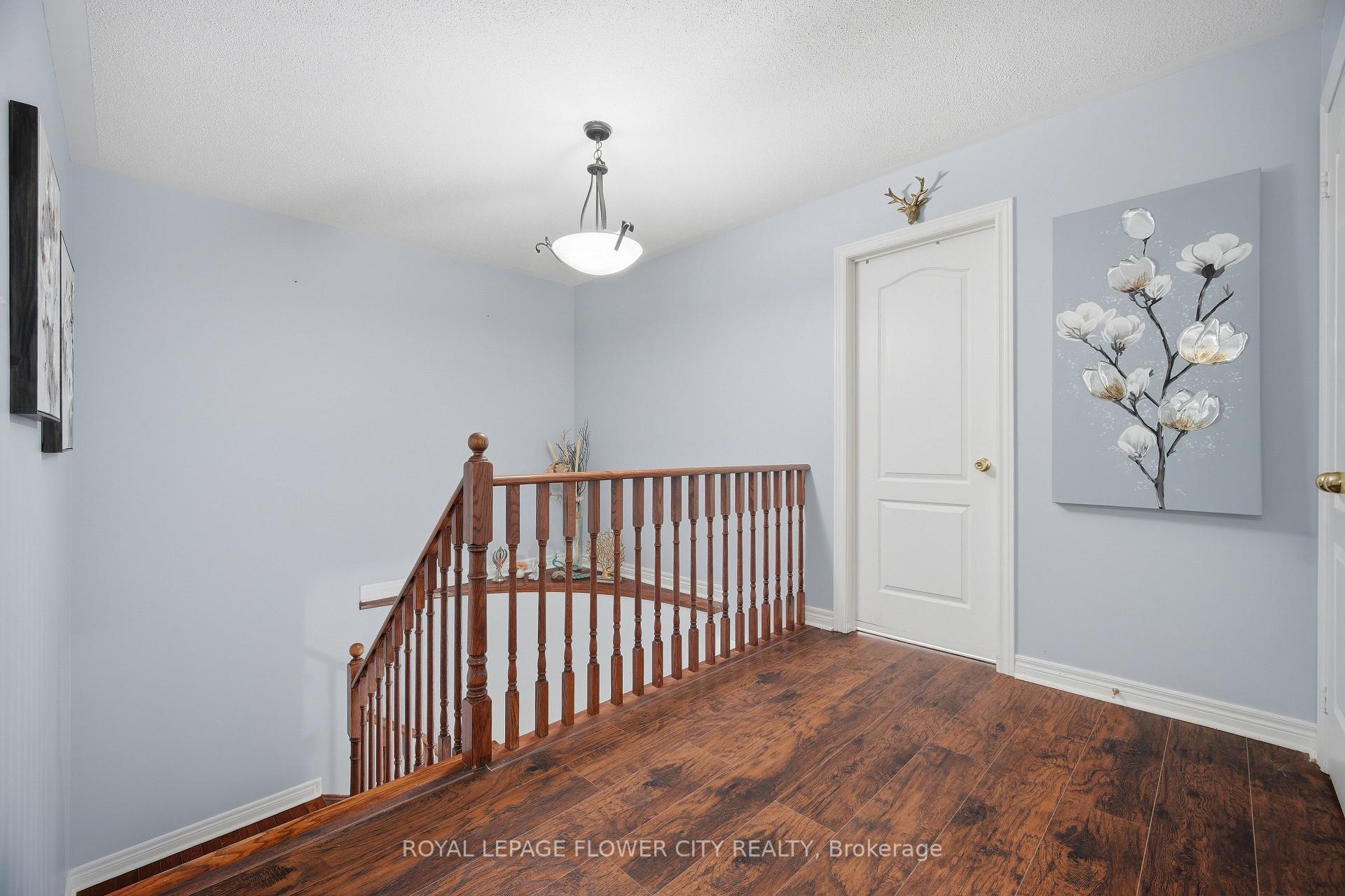 Photo 24 of 39 Hadfield Circle, Brampton, Sandringham-Wellington — HOMEH