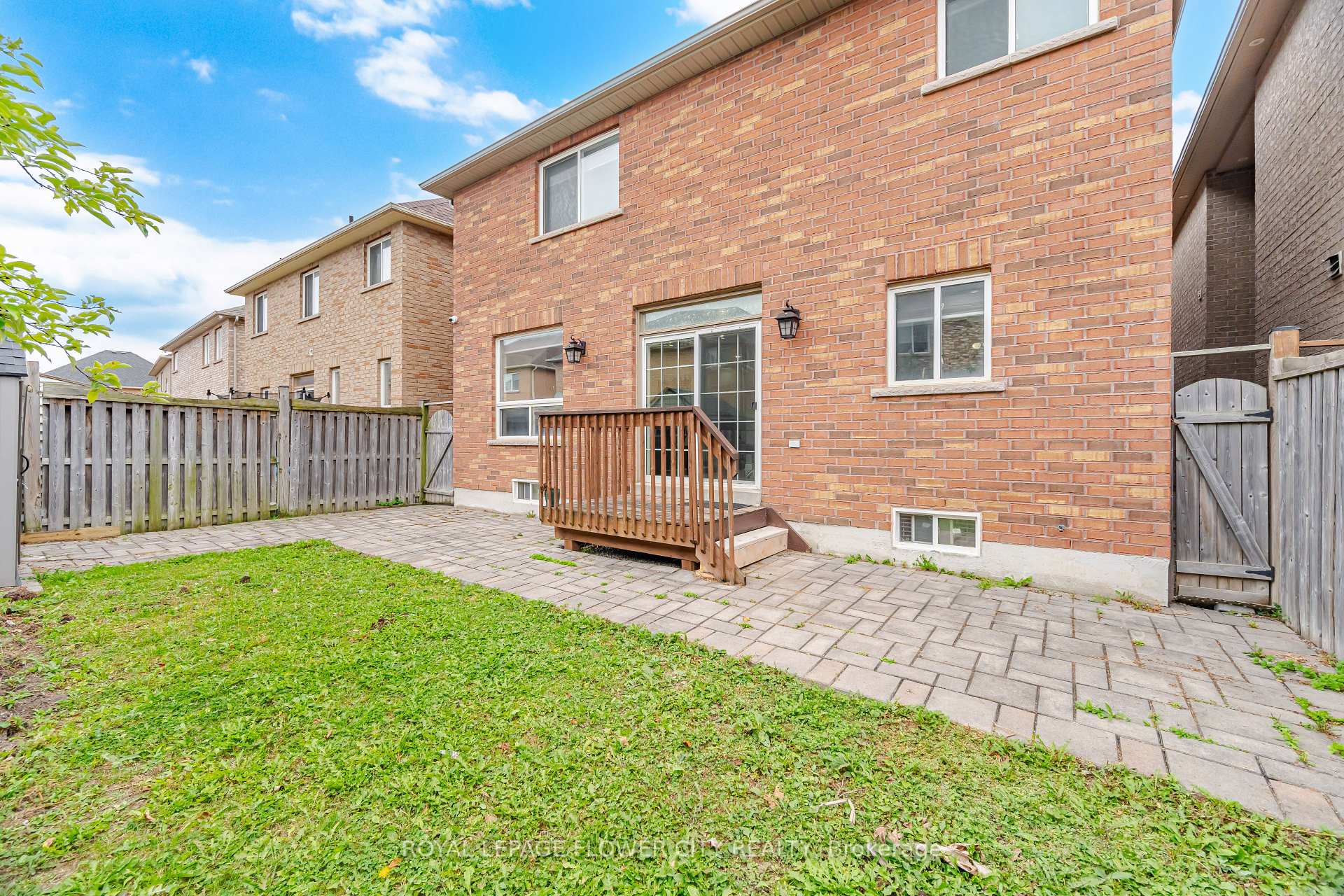 Photo 38 of 39 Hadfield Circle, Brampton, Sandringham-Wellington — HOMEH