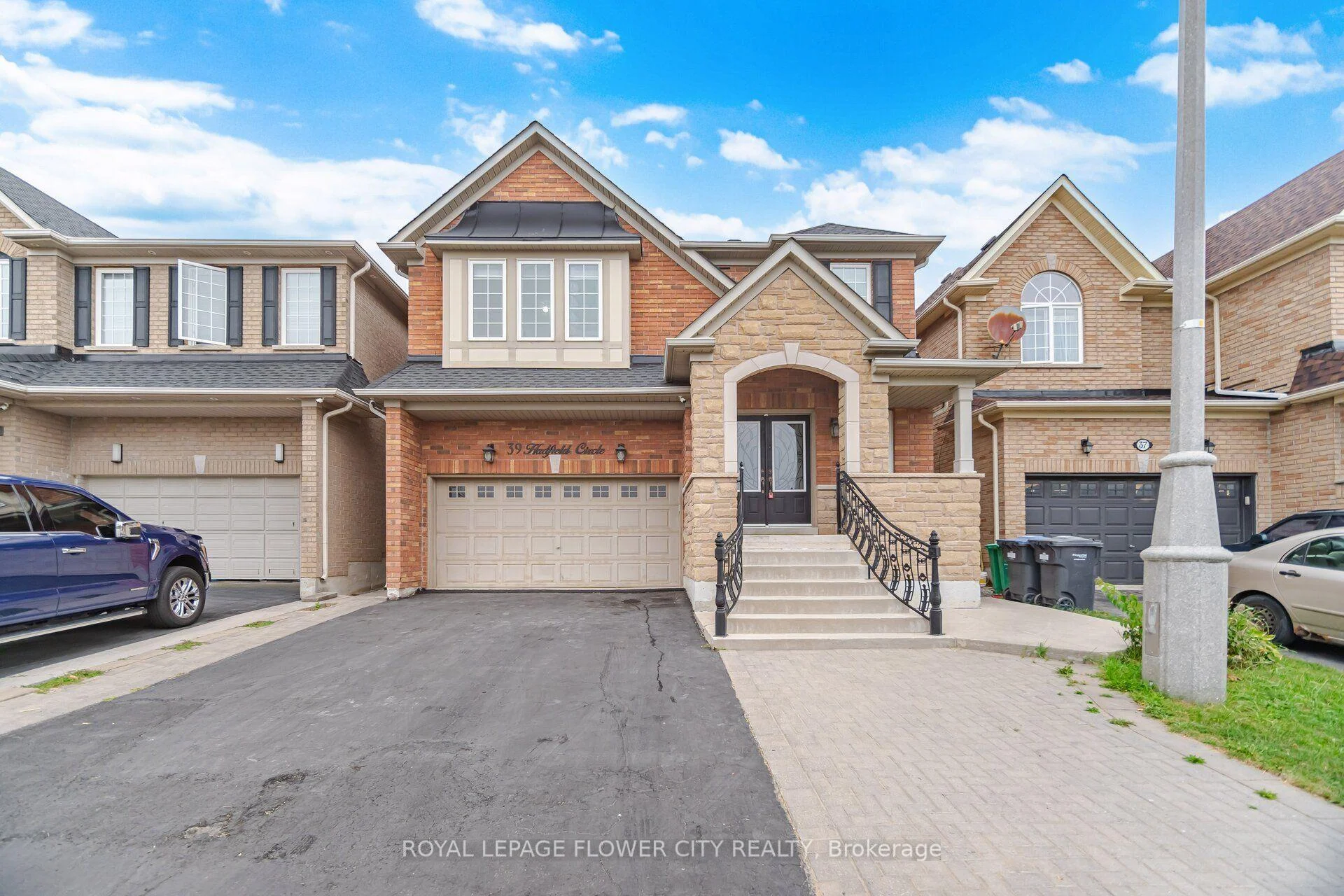 Photo 4 of 39 Hadfield Circle, Brampton, Sandringham-Wellington — HOMEH