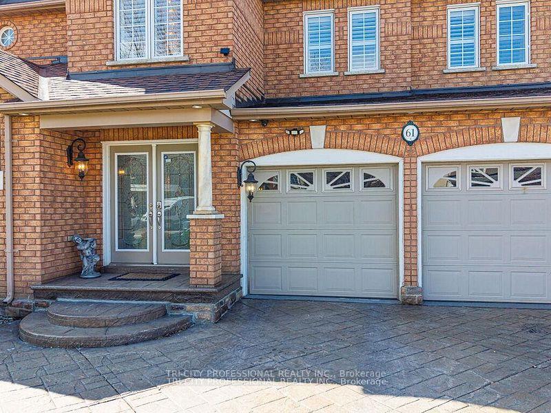 Photo 2 of 61 Woodvalley Drive, Brampton, Fletcher's Meadow — HOMEH