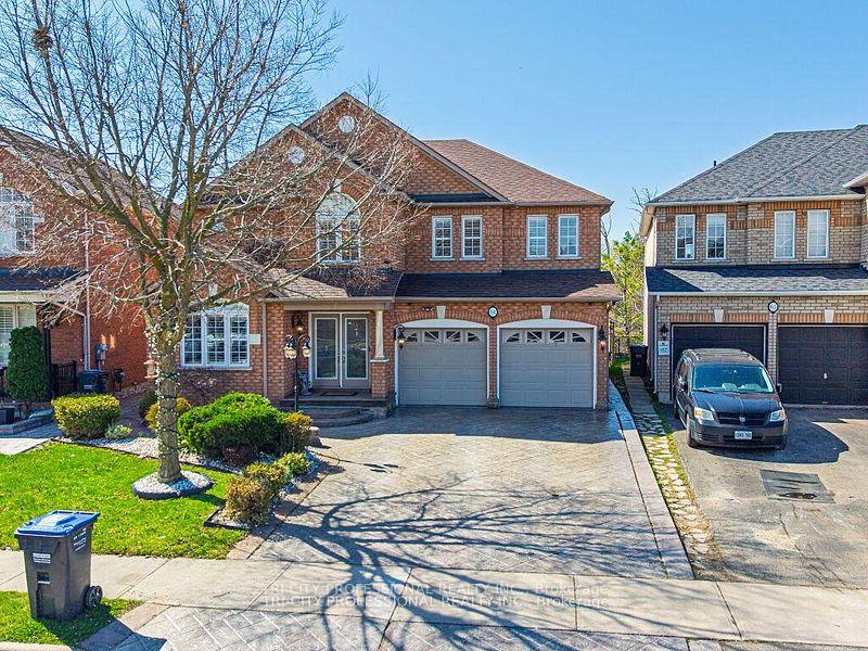 Photo 3 of 61 Woodvalley Drive, Brampton, Fletcher's Meadow — HOMEH