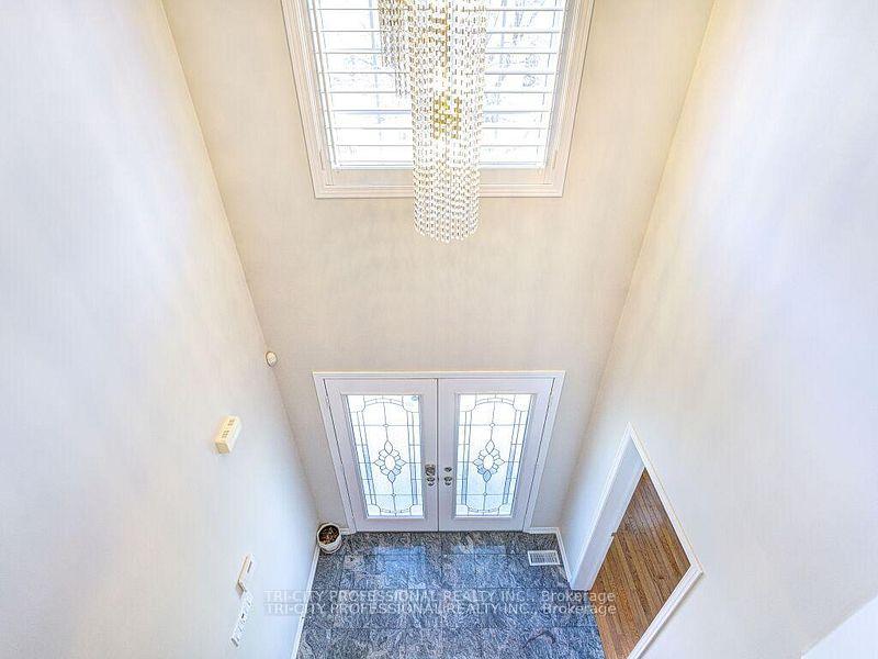 Photo 6 of 61 Woodvalley Drive, Brampton, Fletcher's Meadow — HOMEH