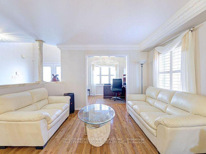 Photo 11 of 61 Woodvalley Drive, Brampton, Fletcher's Meadow — HOMEH