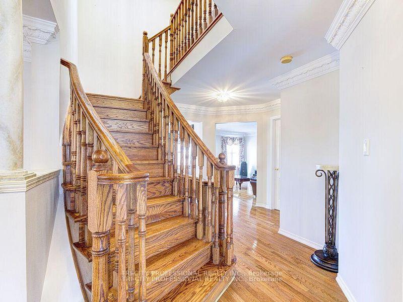 Photo 14 of 61 Woodvalley Drive, Brampton, Fletcher's Meadow — HOMEH