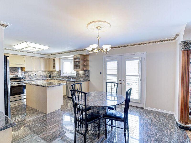 Photo 16 of 61 Woodvalley Drive, Brampton, Fletcher's Meadow — HOMEH