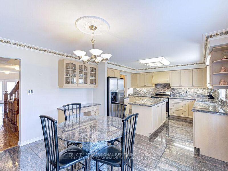 Photo 20 of 61 Woodvalley Drive, Brampton, Fletcher's Meadow — HOMEH