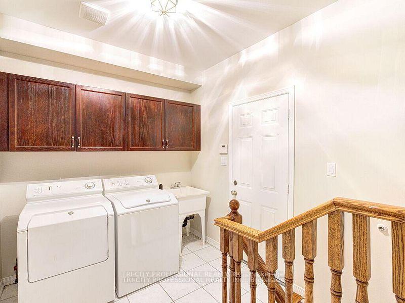Photo 26 of 61 Woodvalley Drive, Brampton, Fletcher's Meadow — HOMEH