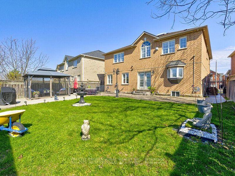 Photo 38 of 61 Woodvalley Drive, Brampton, Fletcher's Meadow — HOMEH