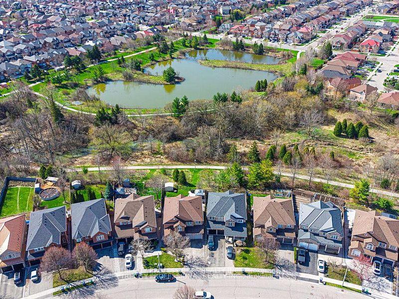 Photo 42 of 61 Woodvalley Drive, Brampton, Fletcher's Meadow — HOMEH