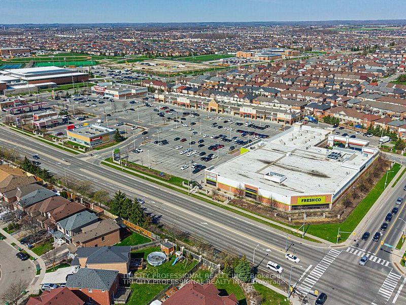 Photo 43 of 61 Woodvalley Drive, Brampton, Fletcher's Meadow — HOMEH