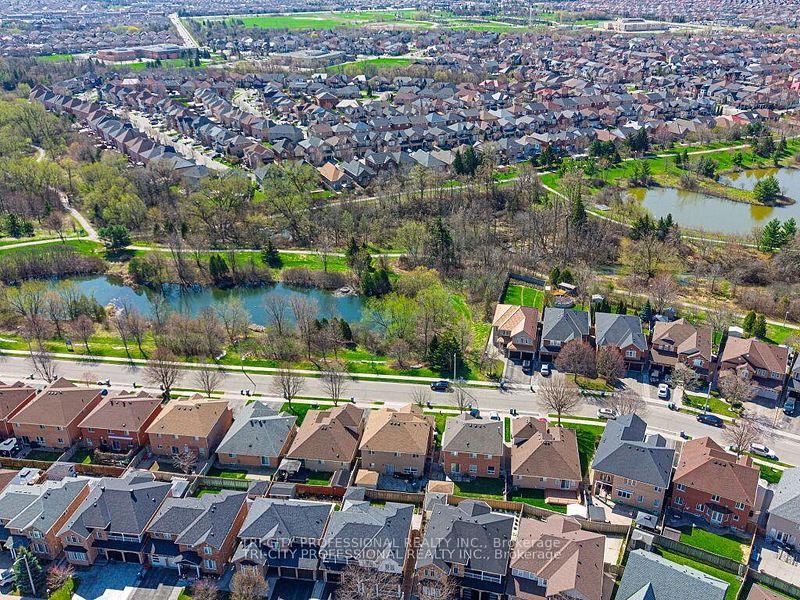 Photo 47 of 61 Woodvalley Drive, Brampton, Fletcher's Meadow — HOMEH