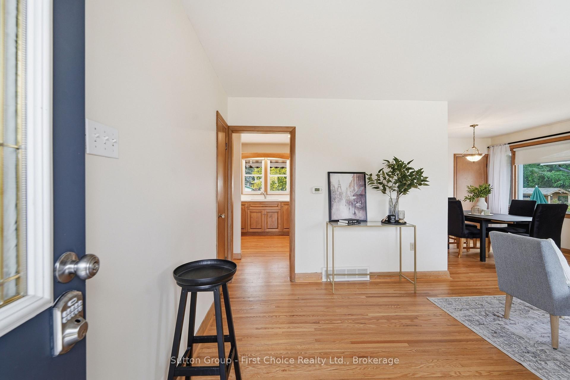Photo 4 of 151 Woods Street, Stratford — HOMEH