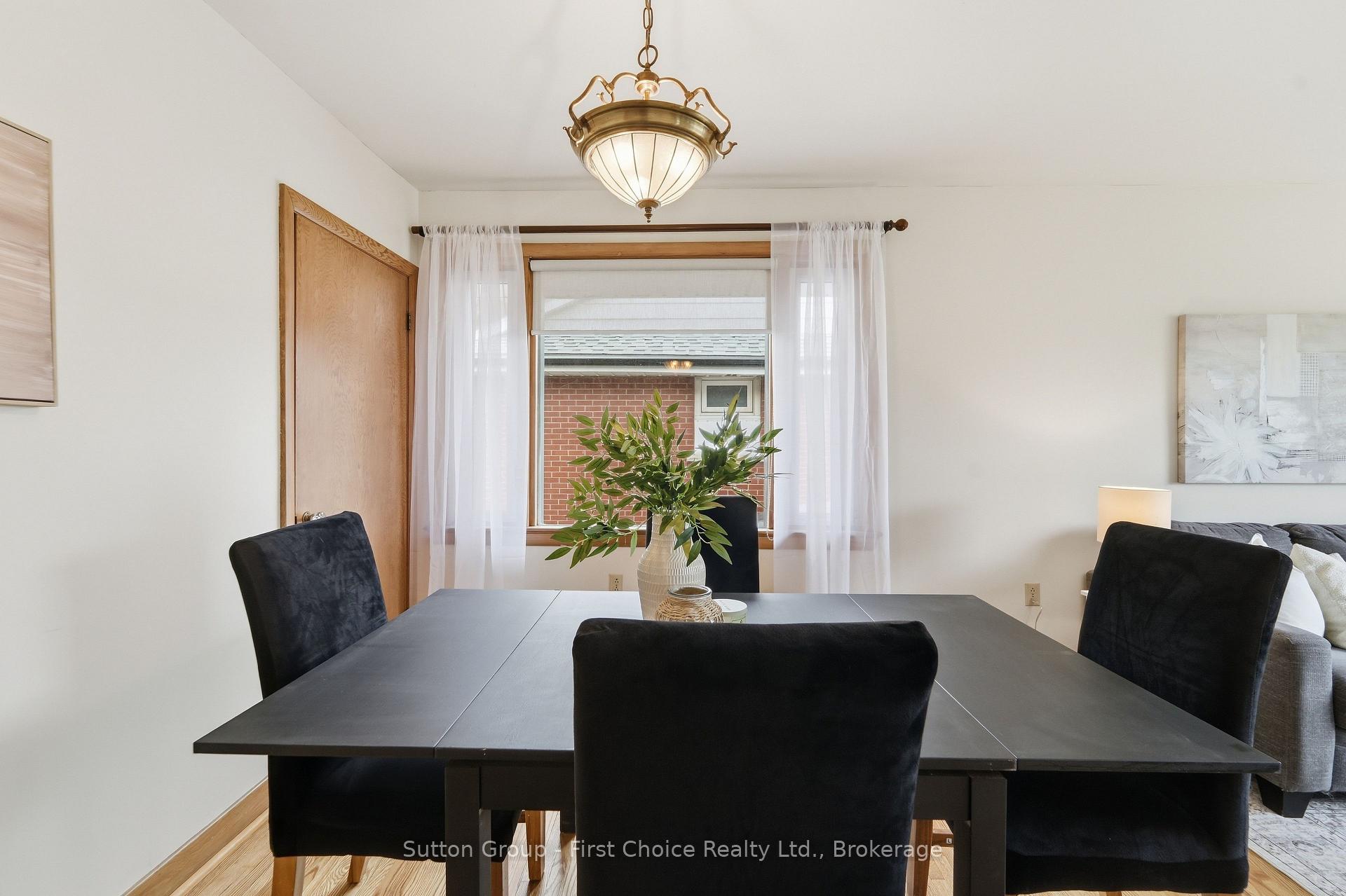 Photo 10 of 151 Woods Street, Stratford — HOMEH