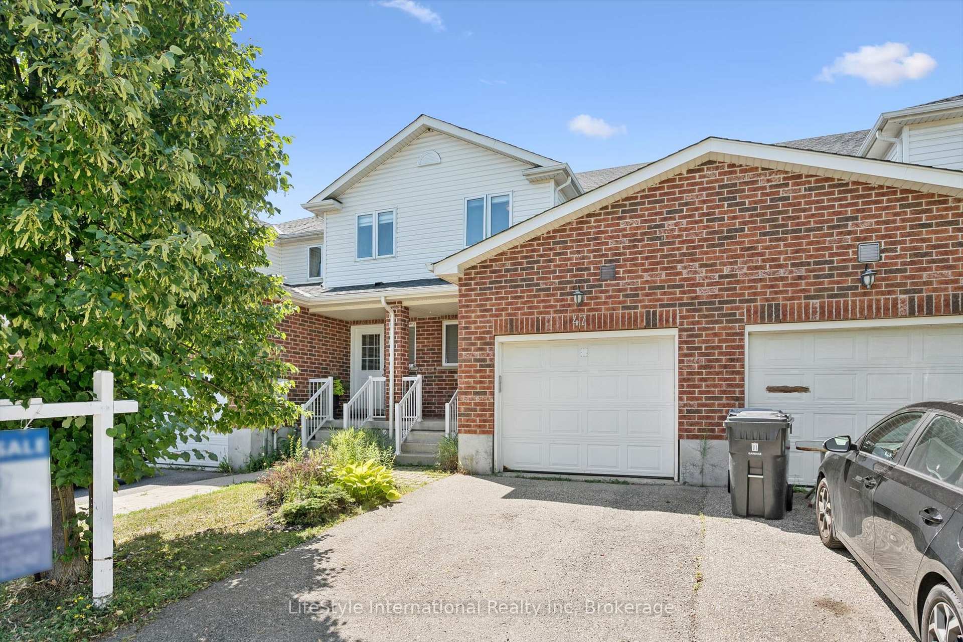 Photo 2 of 47 Hasler Crescent, Guelph, Pineridge/Westminster Woods — HOMEH