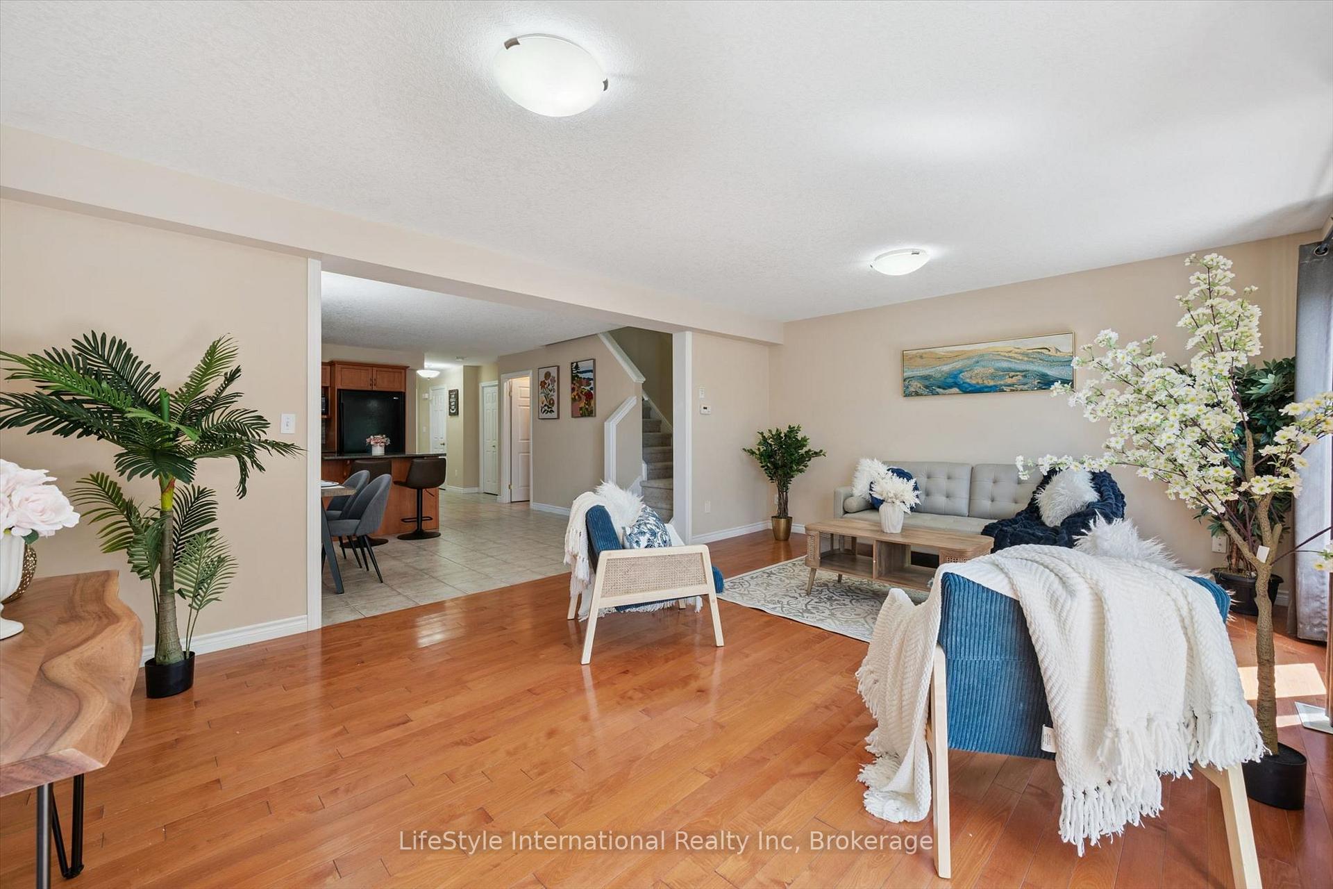 Photo 11 of 47 Hasler Crescent, Guelph, Pineridge/Westminster Woods — HOMEH