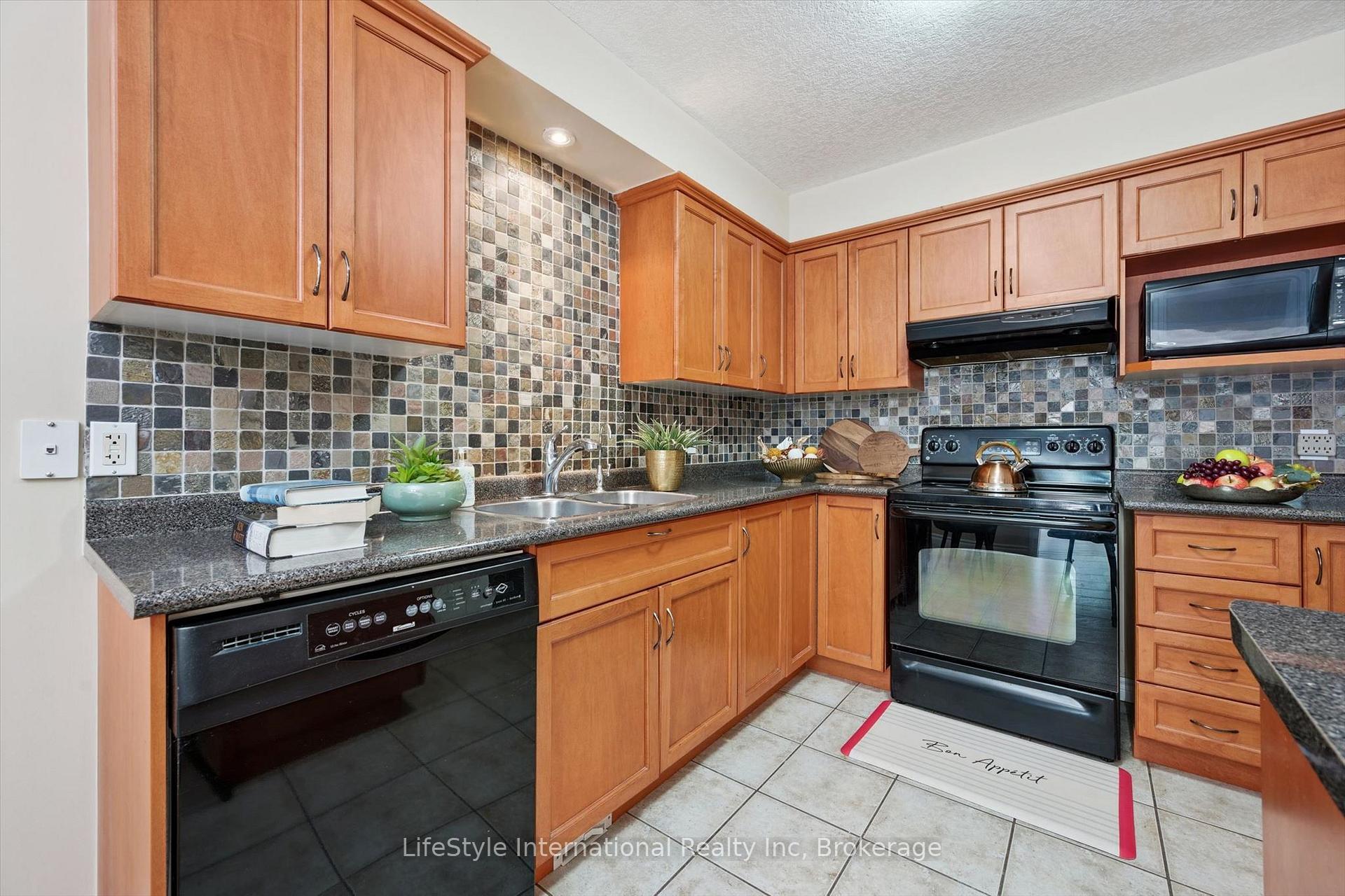Photo 14 of 47 Hasler Crescent, Guelph, Pineridge/Westminster Woods — HOMEH