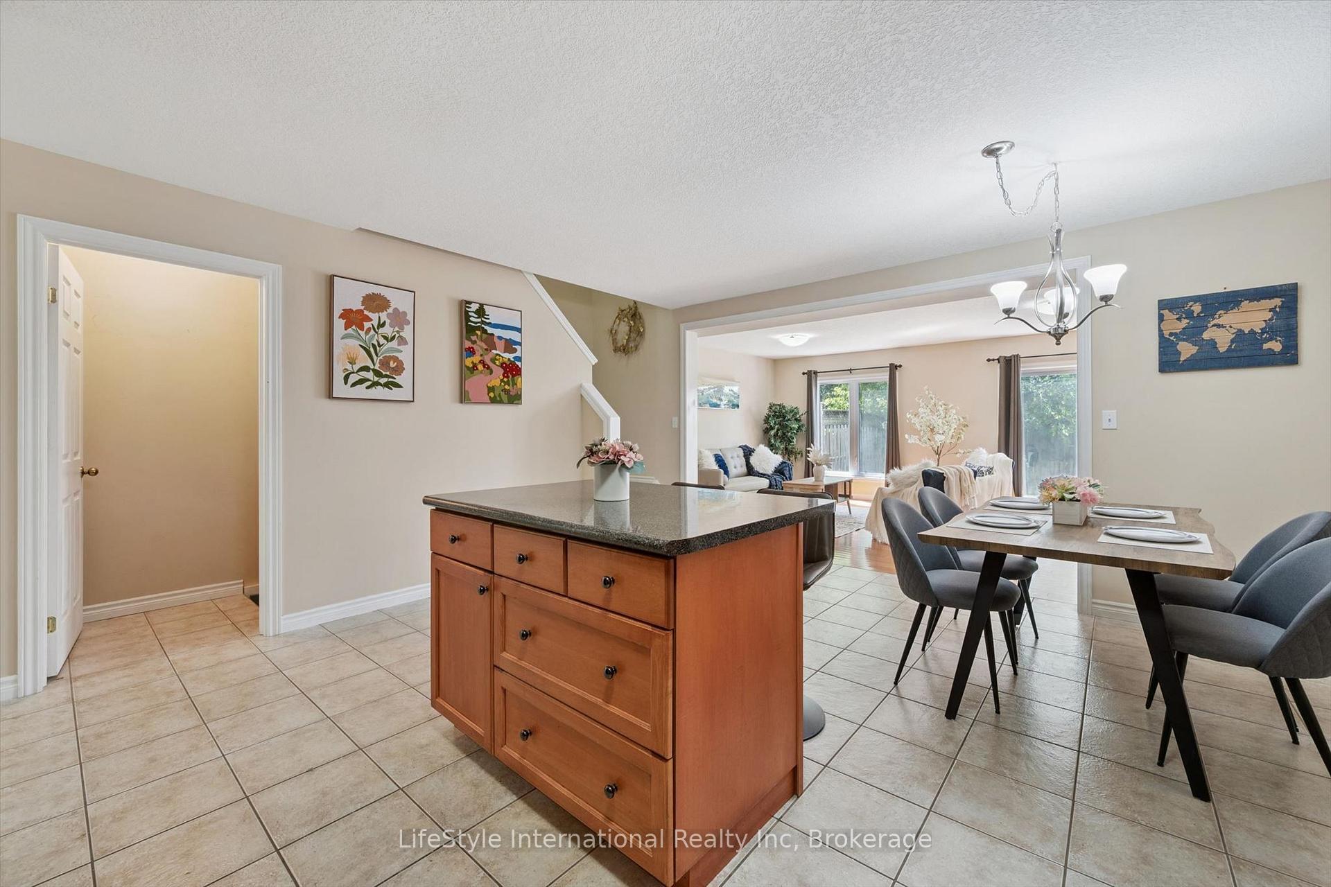 Photo 16 of 47 Hasler Crescent, Guelph, Pineridge/Westminster Woods — HOMEH