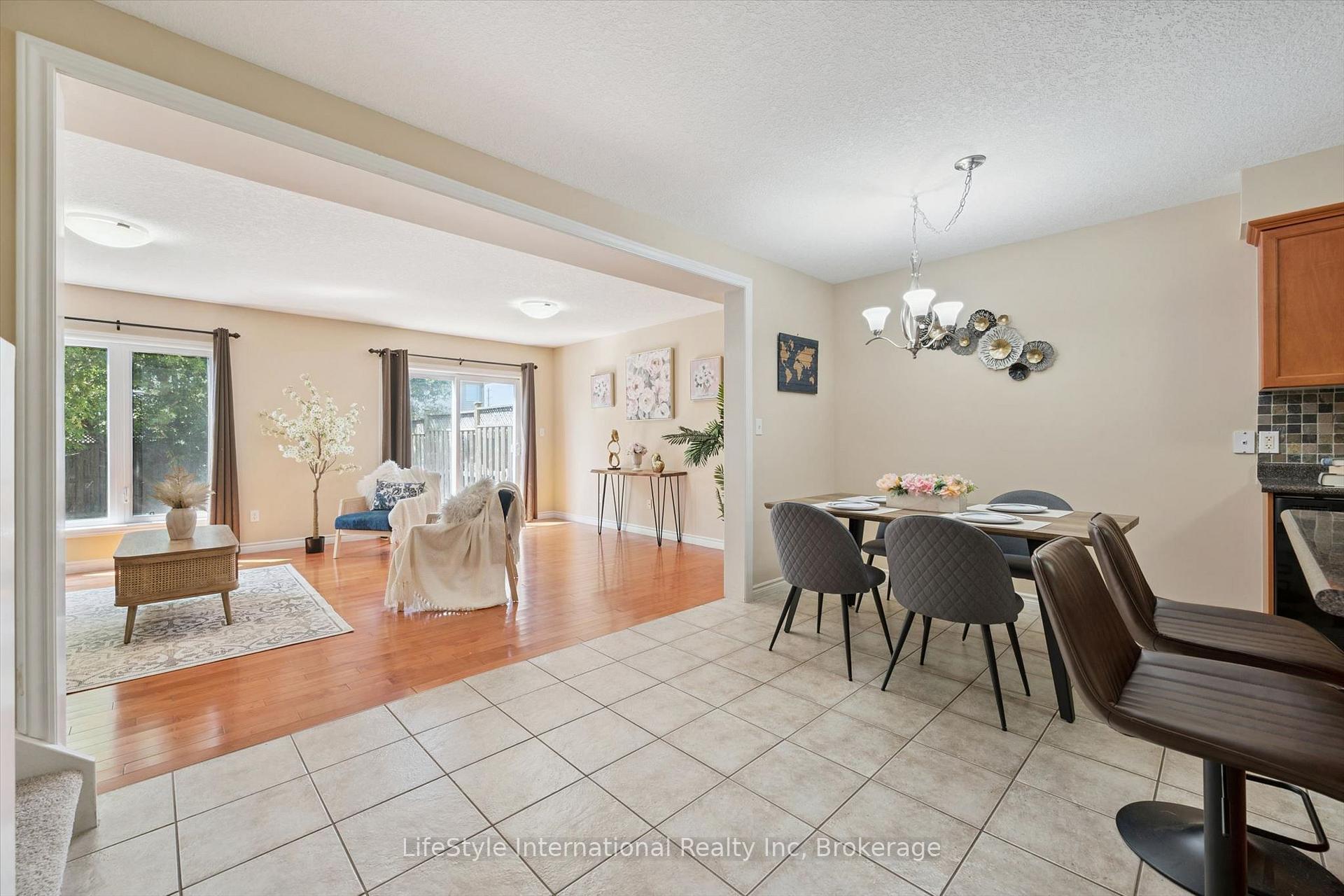 Photo 17 of 47 Hasler Crescent, Guelph, Pineridge/Westminster Woods — HOMEH