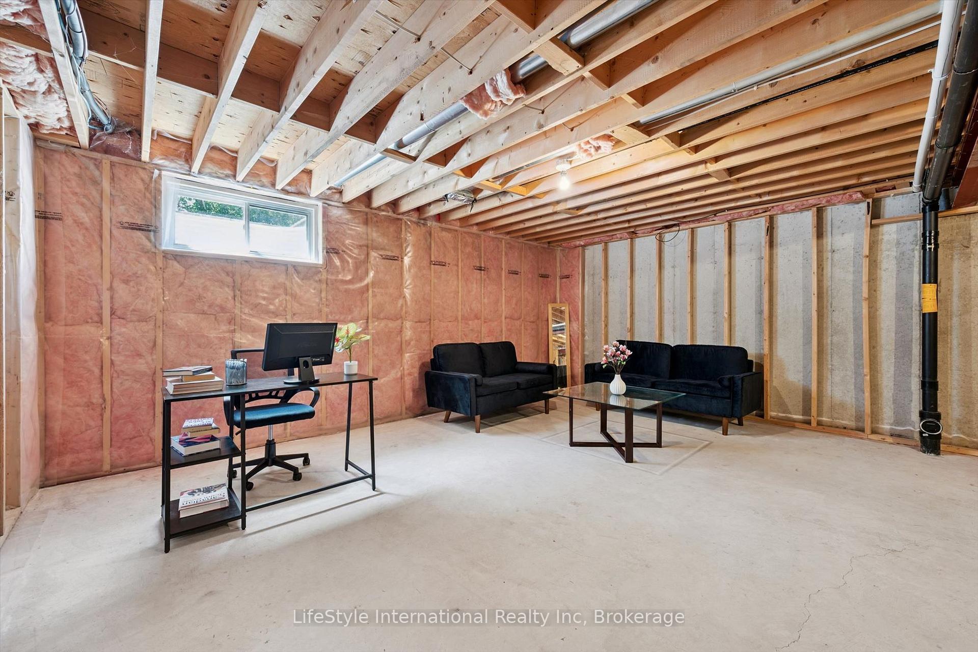 Photo 33 of 47 Hasler Crescent, Guelph, Pineridge/Westminster Woods — HOMEH