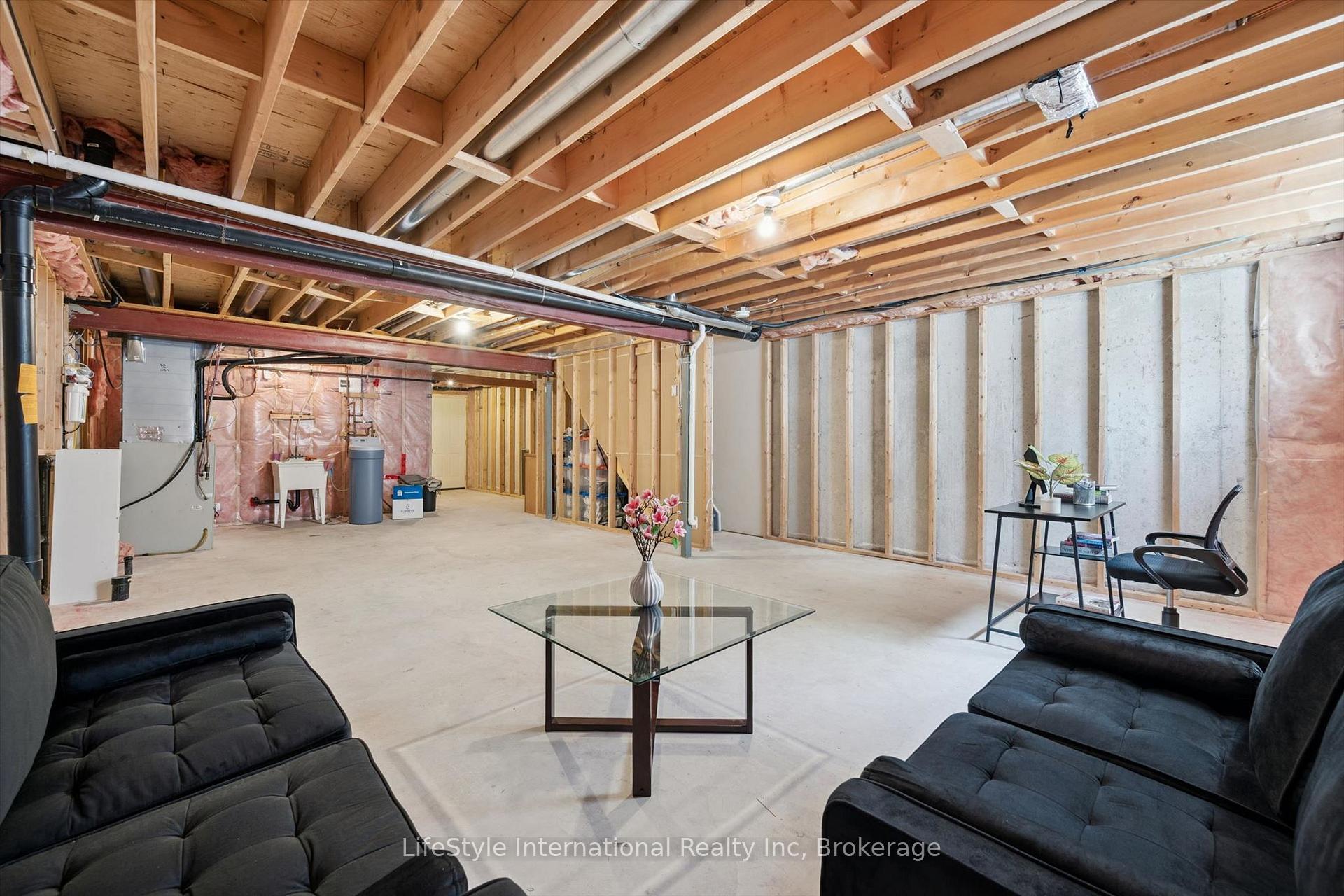 Photo 34 of 47 Hasler Crescent, Guelph, Pineridge/Westminster Woods — HOMEH
