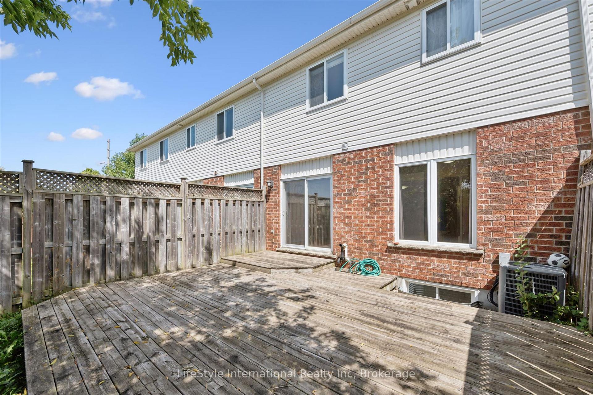 Photo 35 of 47 Hasler Crescent, Guelph, Pineridge/Westminster Woods — HOMEH