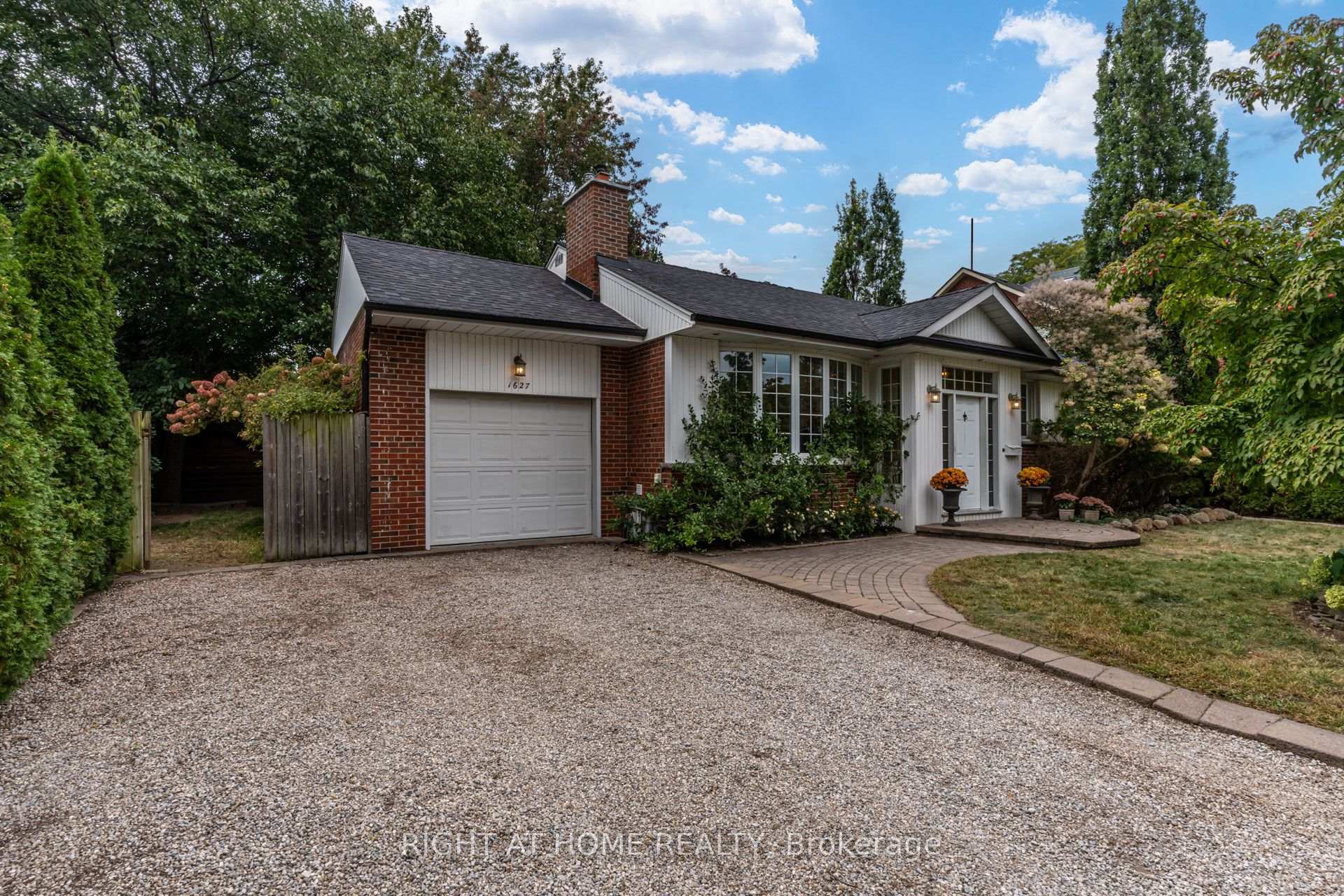 Photo 1 of 1627 Rometown Drive, Mississauga, Lakeview — HOMEH