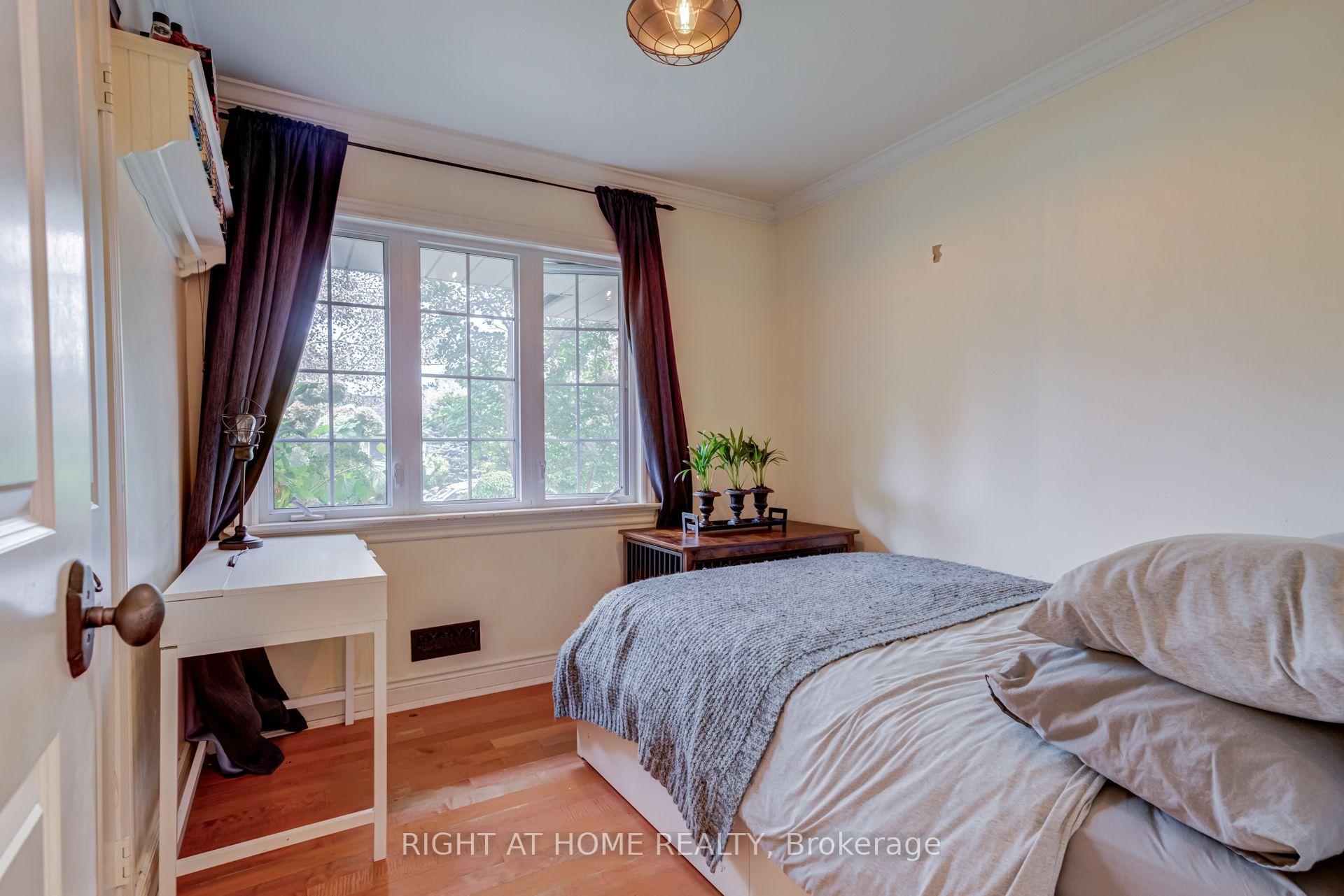 Photo 11 of 1627 Rometown Drive, Mississauga, Lakeview — HOMEH