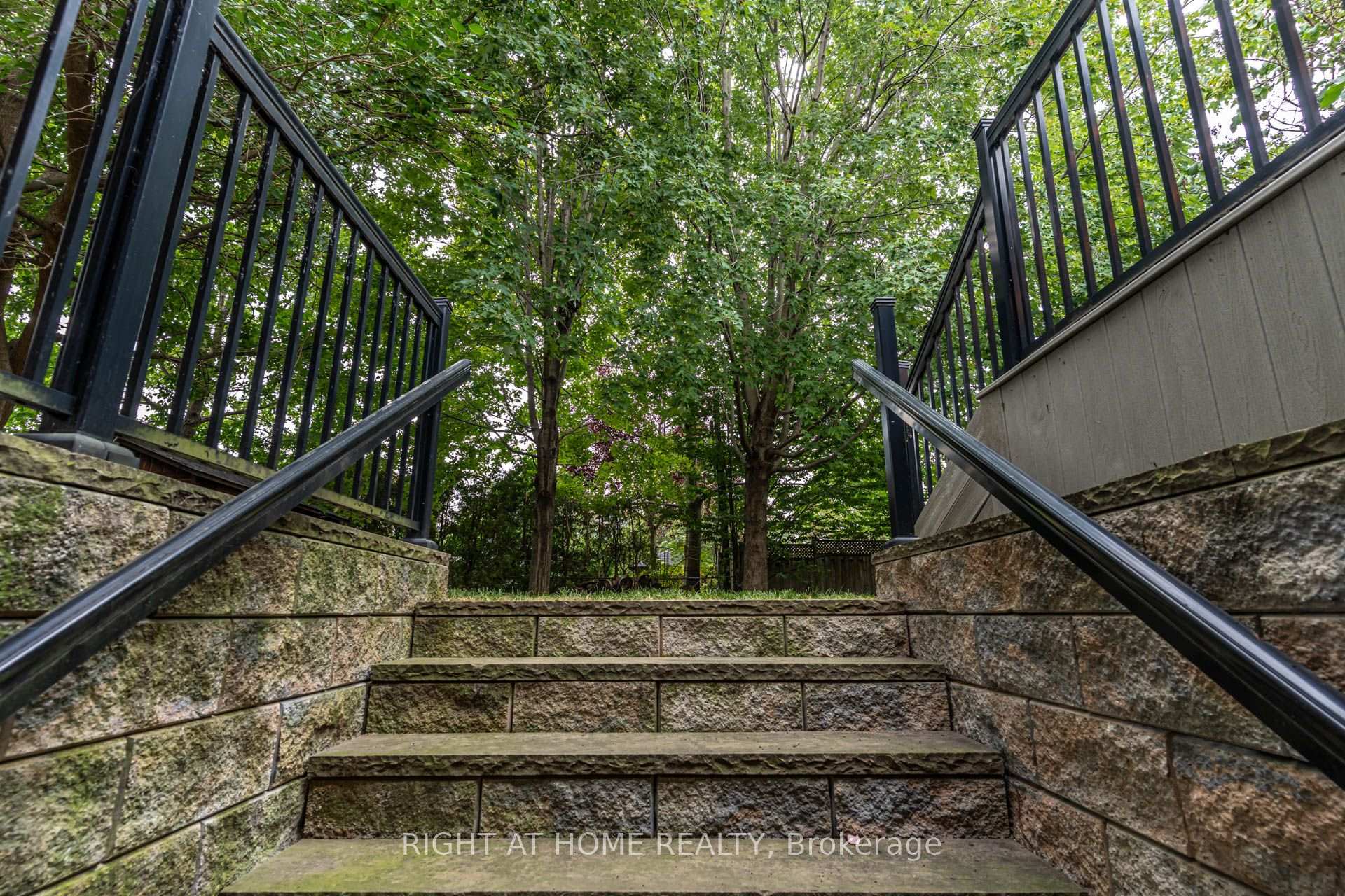Photo 23 of 1627 Rometown Drive, Mississauga, Lakeview — HOMEH