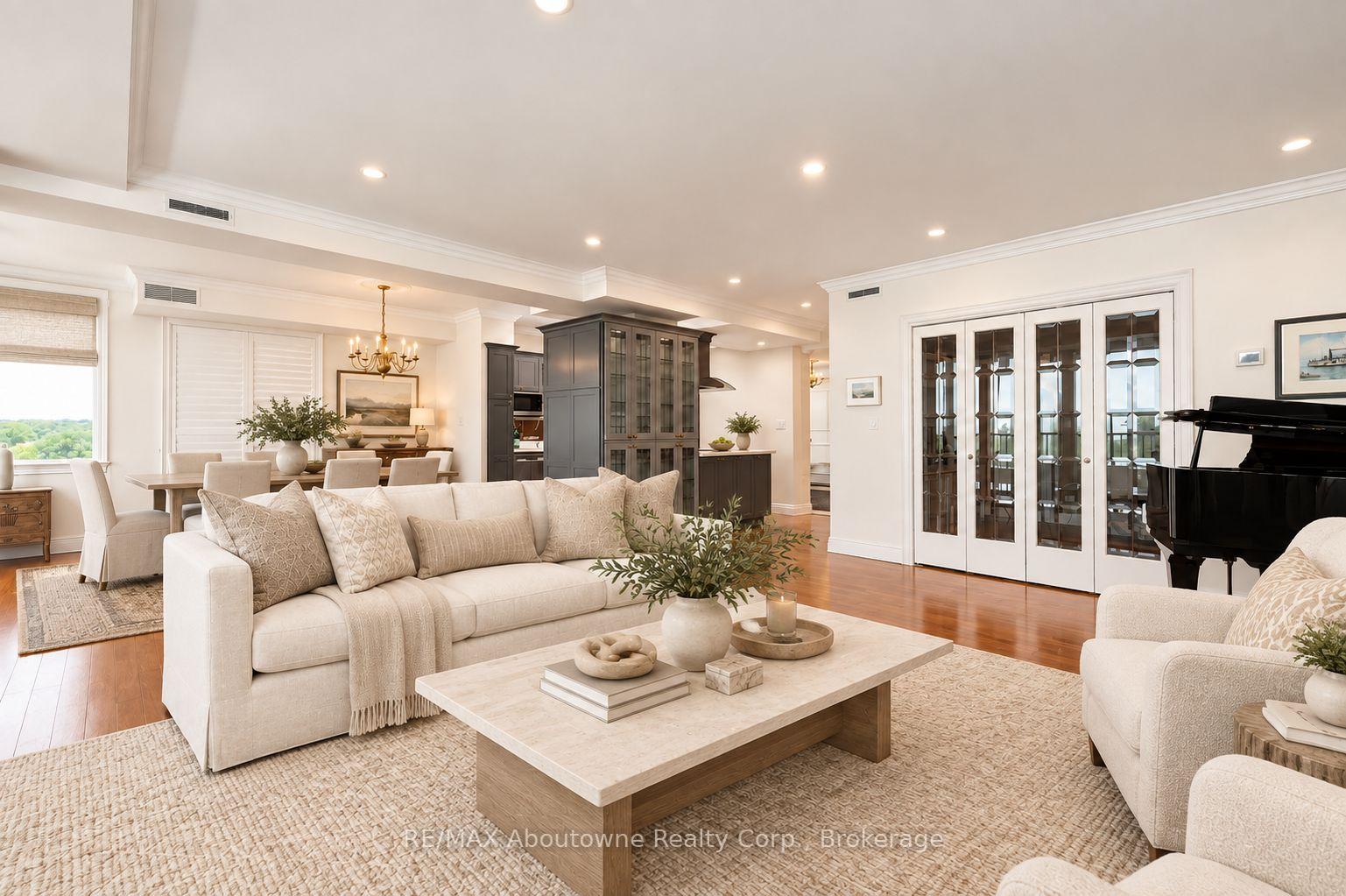 Photo 6 of Unit 1105, 100 Lakeshore Road E, Oakville, Old Oakville — HOMEH