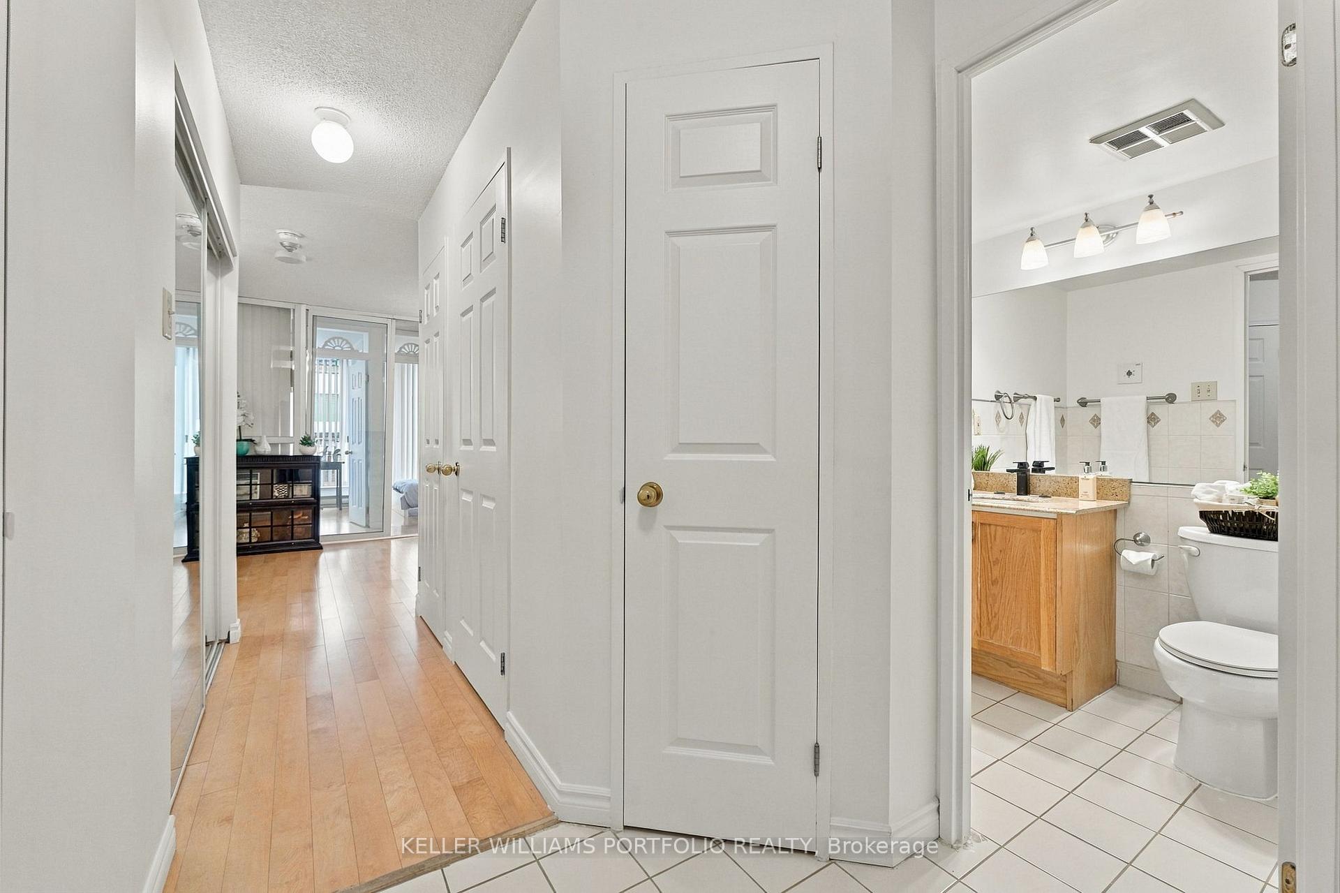 Photo 2 of Unit 2304, 55 Centre Avenue, Toronto, Bay Street Corridor — HOMEH