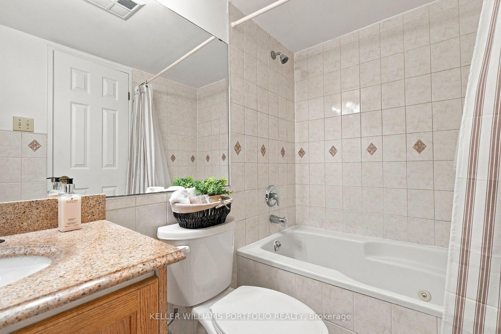 Photo 4 of Unit 2304, 55 Centre Avenue, Toronto, Bay Street Corridor — HOMEH