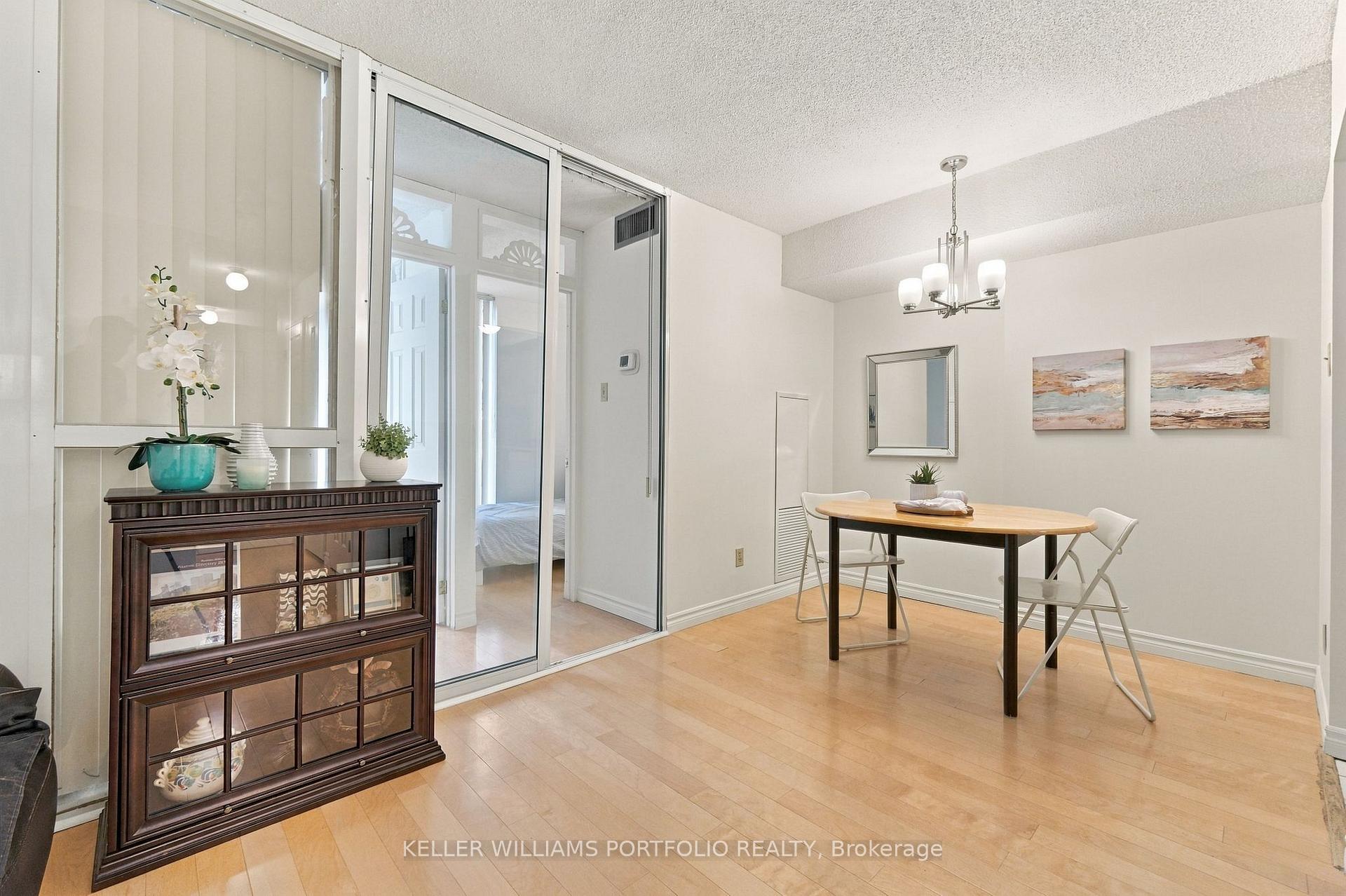 Photo 5 of Unit 2304, 55 Centre Avenue, Toronto, Bay Street Corridor — HOMEH