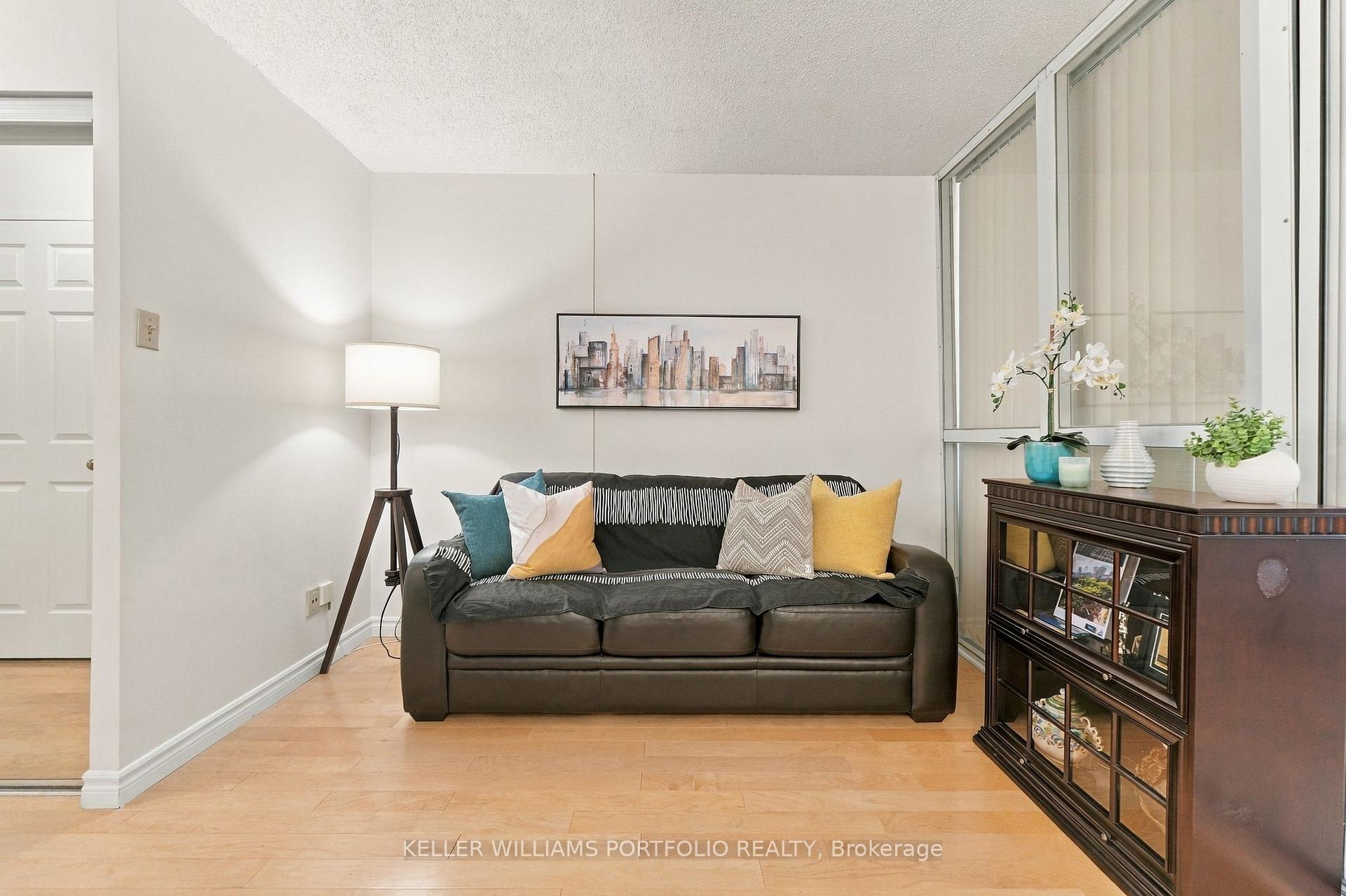Photo 8 of Unit 2304, 55 Centre Avenue, Toronto, Bay Street Corridor — HOMEH
