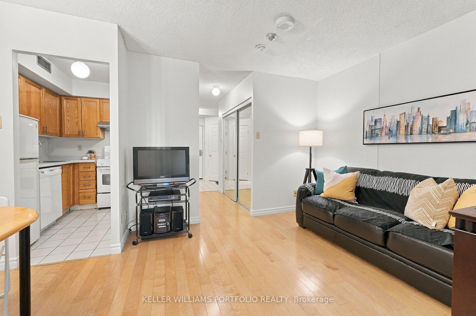 Photo 13 of Unit 2304, 55 Centre Avenue, Toronto, Bay Street Corridor — HOMEH